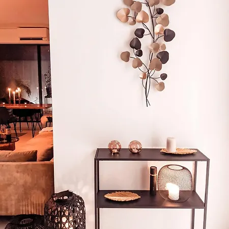 Lovely With A Big Terrace In The Heart Of Appartamento