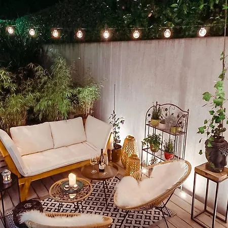 Lovely With A Big Terrace In The Heart Of Appartamento