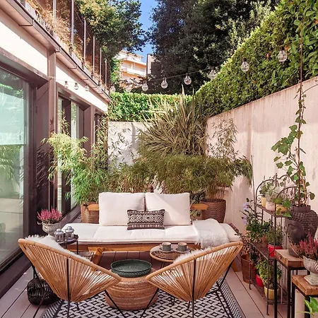 Lovely With A Big Terrace In The Heart Of Appartamento