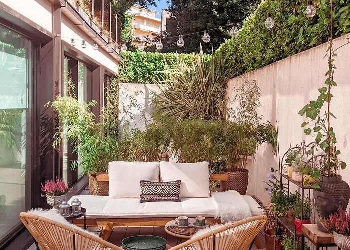 Lovely With A Big Terrace In The Heart Of Appartamento