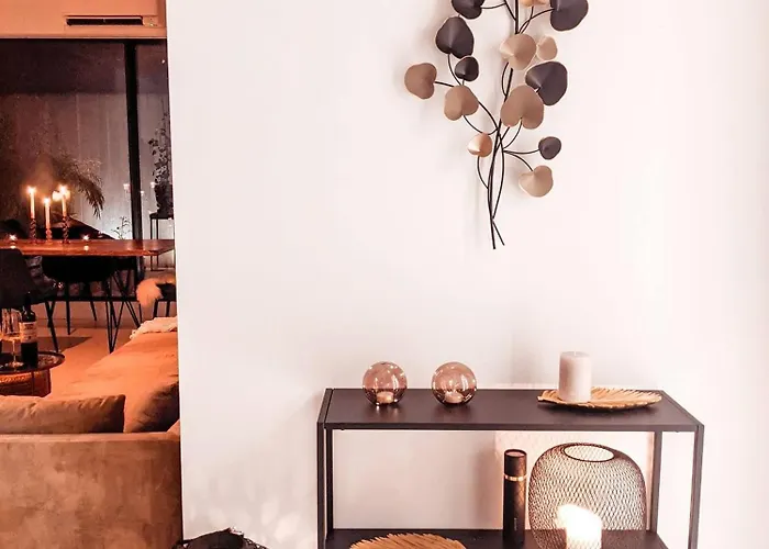 Lovely With A Big Terrace In The Heart Of شقة